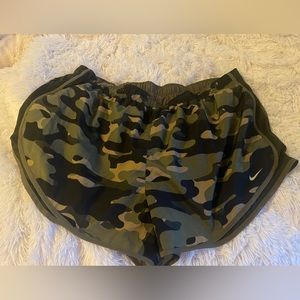 ✨CAMO NIKE SHORTS✨